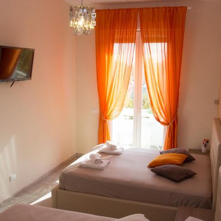 ウィンドウズ　オン　ローマ Bed & Breakfast 部屋 写真